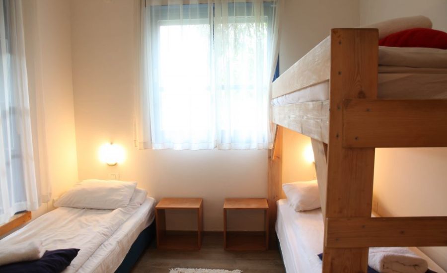 הבקתות המשפחתיות - בר בכפר